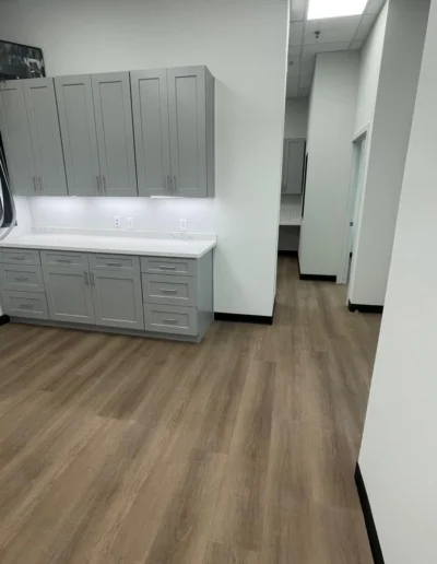 Commercial Project Glue Down LVT. Plazas Americas