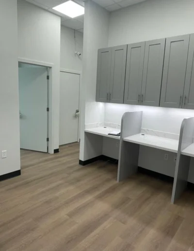 Commercial Project Glue Down LVT. Plazas Americas