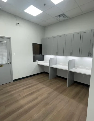 Commercial Project Glue Down LVT. Plazas Americas